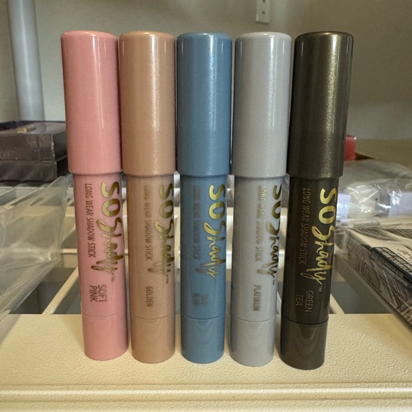 Other - ⚡️(5) $125 retail Belle Beauty eyeshadow crayons